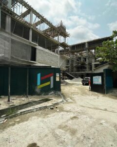 Ayora Stratongate Quays Banana Island